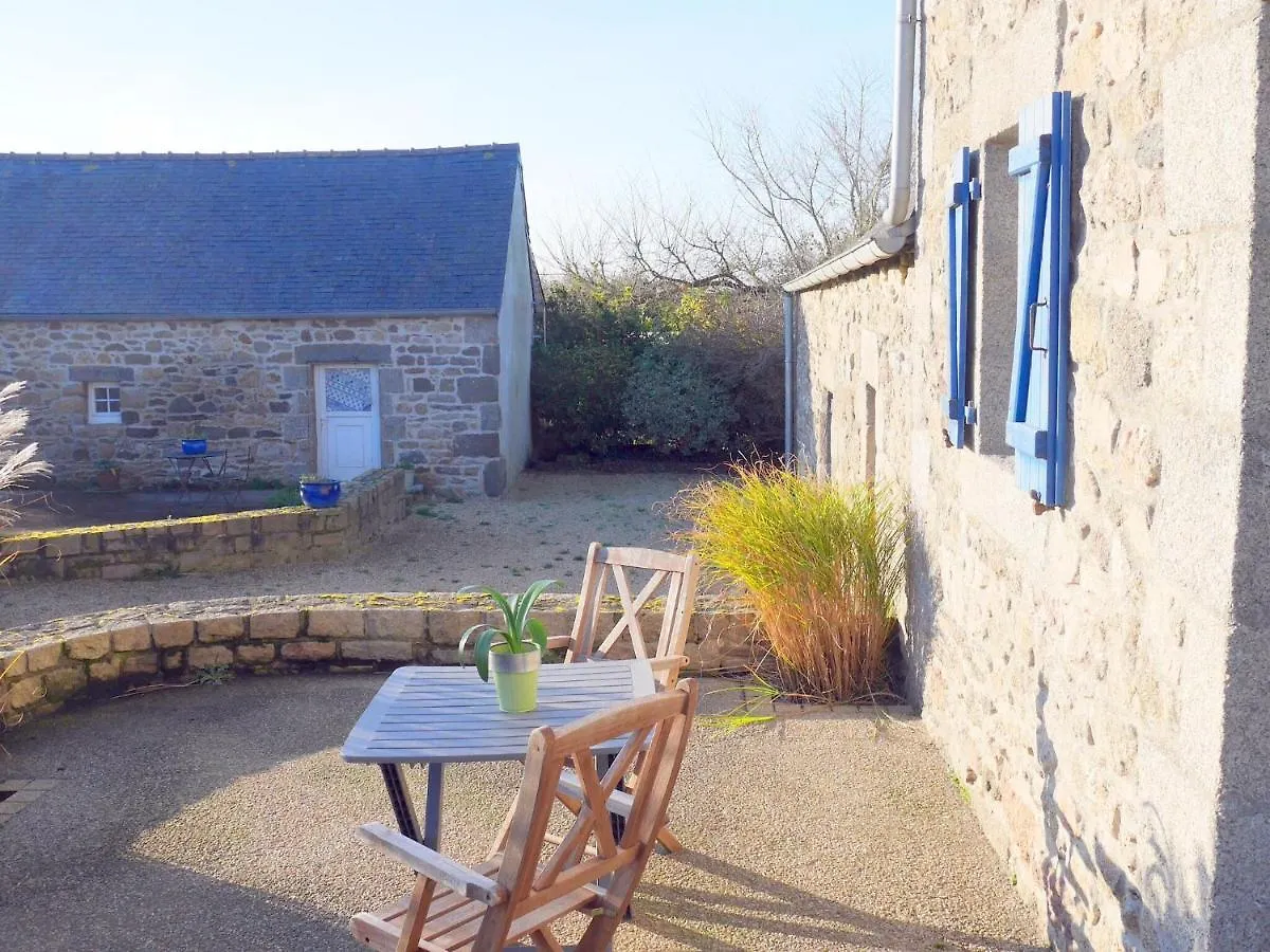 Holiday Home, Plounevez-Lochrist
