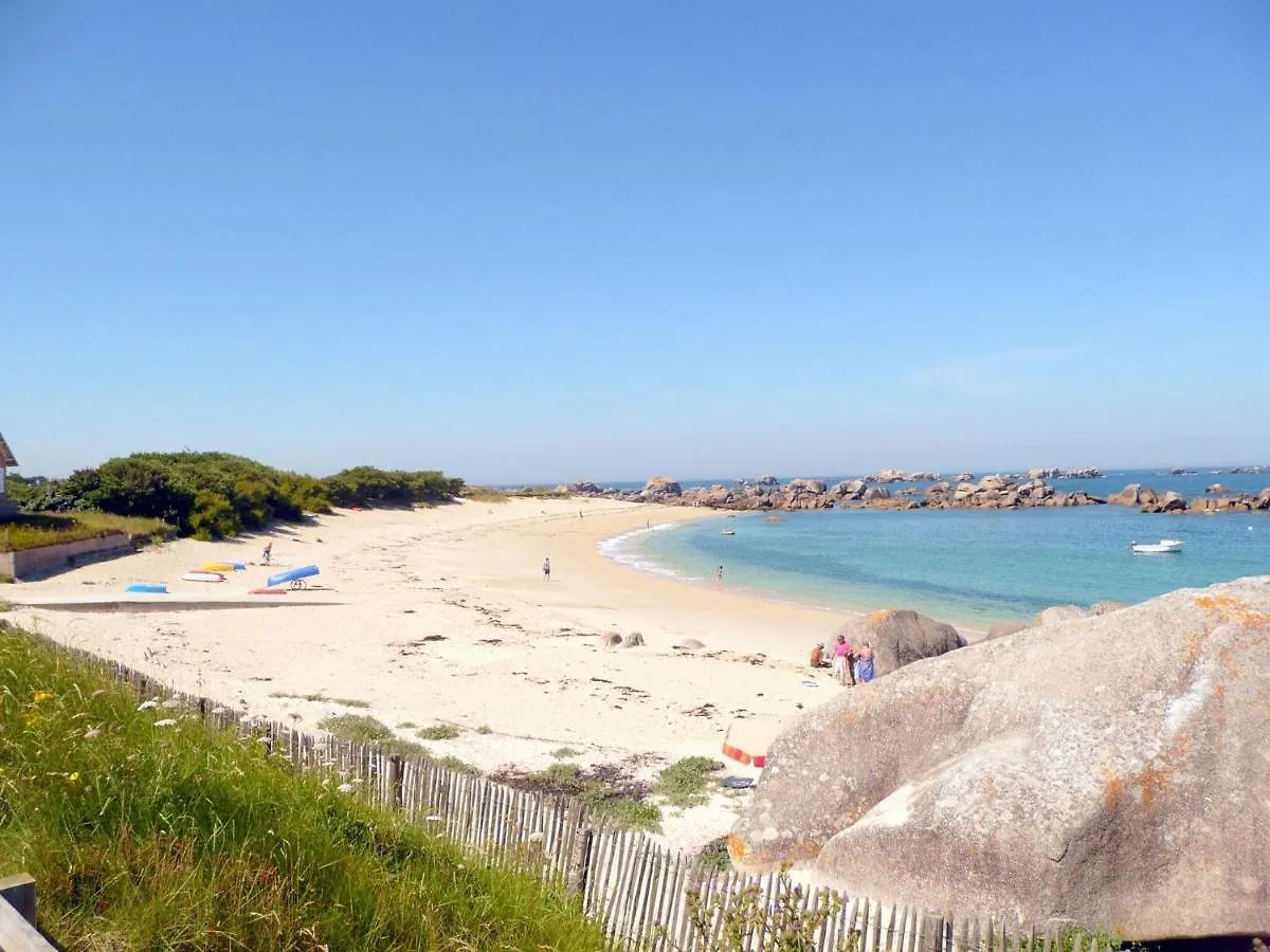 Holiday home, Plounévez-Lochrist