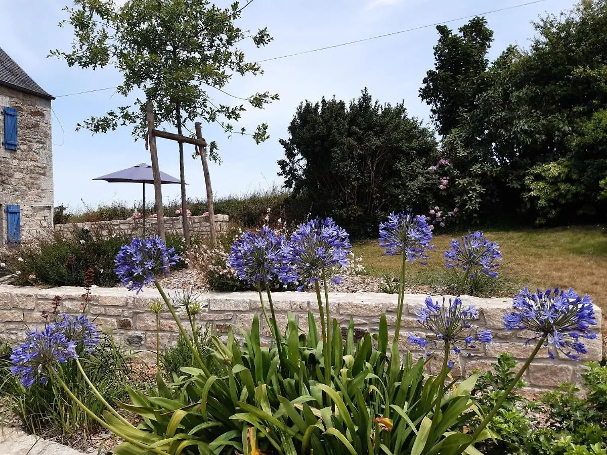 Holiday home, Plounévez-Lochrist