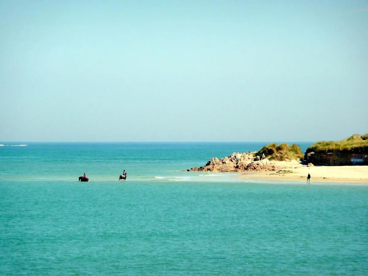 Holiday Home, Plounevez-Lochrist